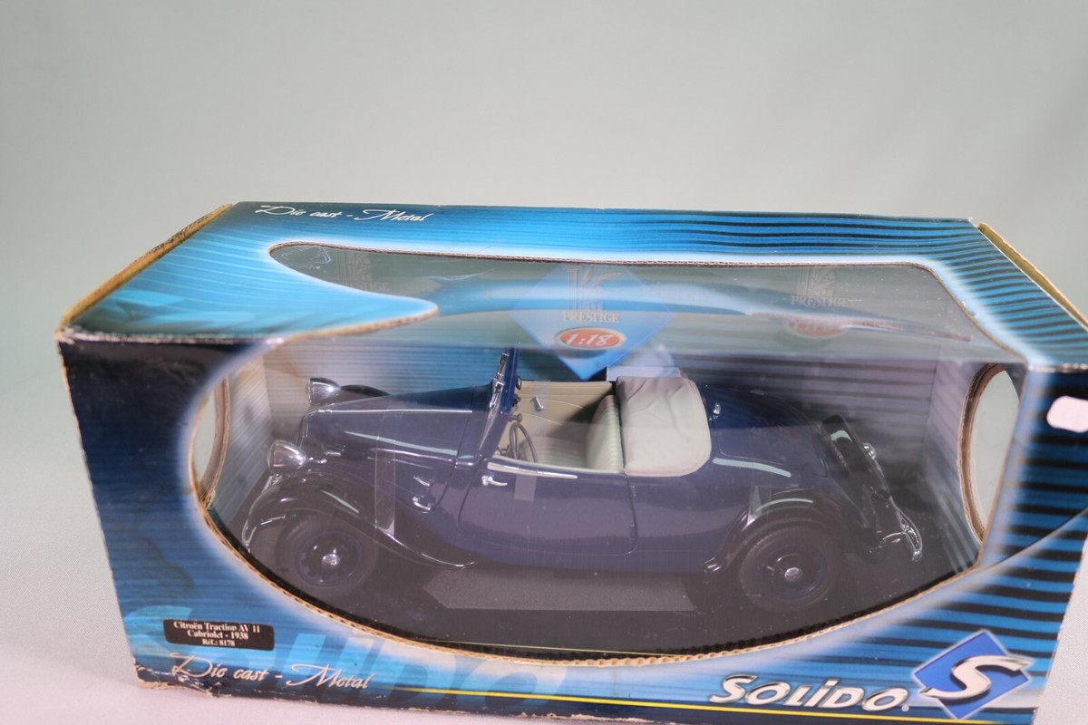 Solido 8178 - Citroën Traction Avant 11 Cabriolet 1938 - Échelle 1/18 - Bleue