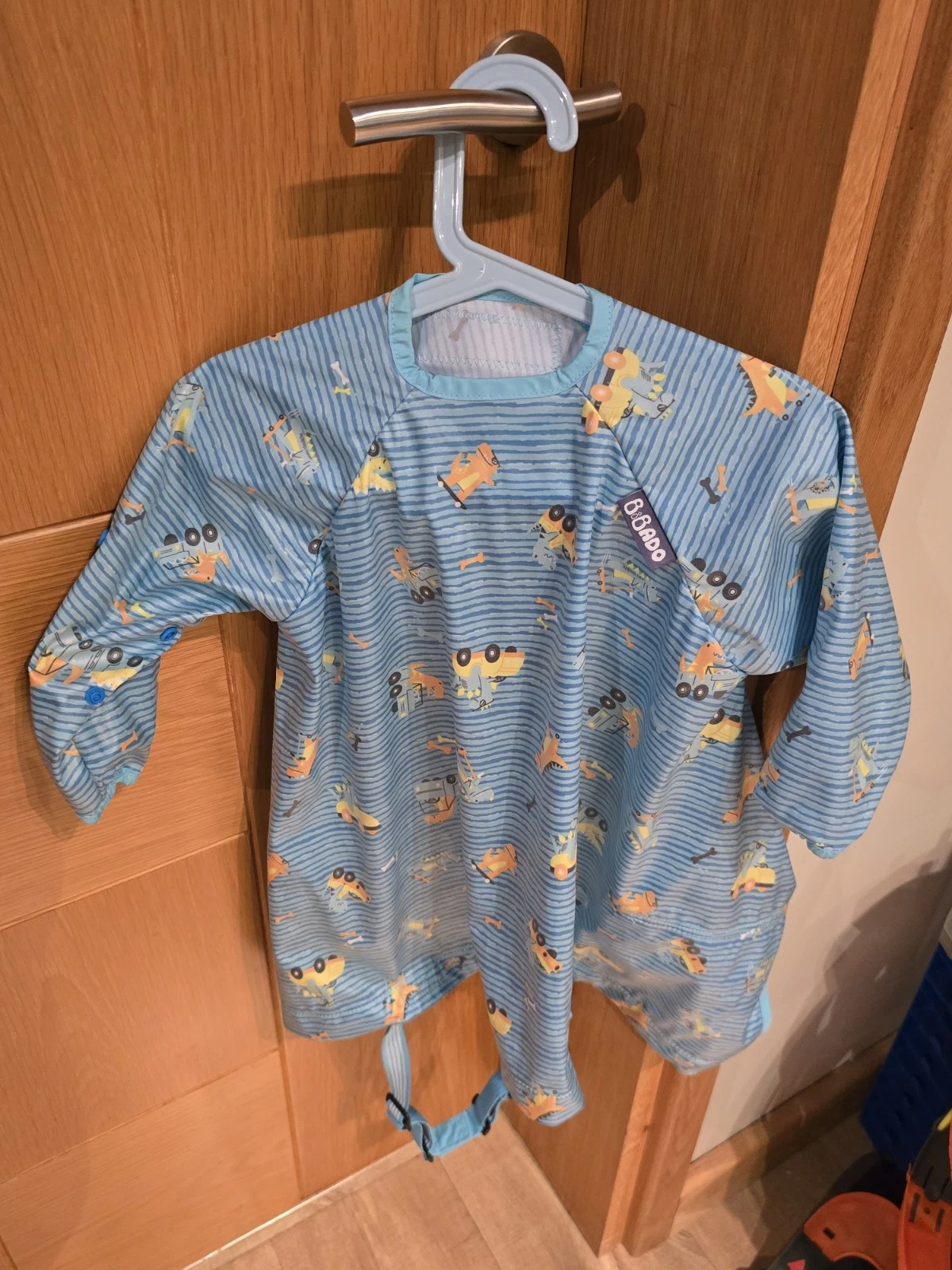 Bibadoo Bib Dinosaurs Long Sleeve & Matching Handicutlery