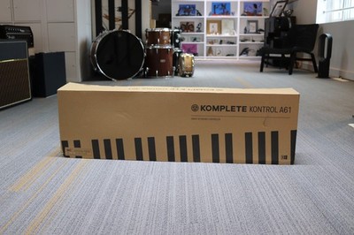 Native Instruments KOMPLETE KONTROL A61 - 61-Key Controller