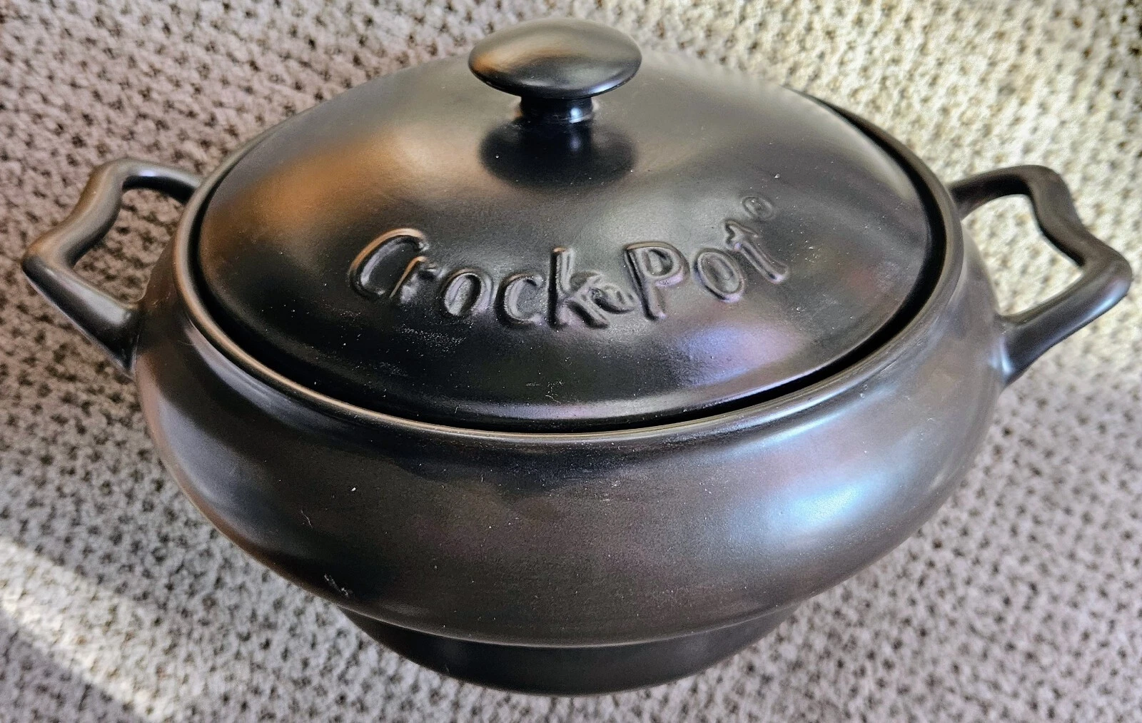 Vintage Ancient Cookware Stonefire Black #4604 Crock Pot + Lid. 4 Qt.