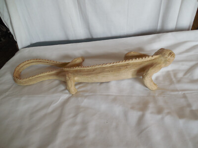 Nice faux wood gecko figure 22'' table top display