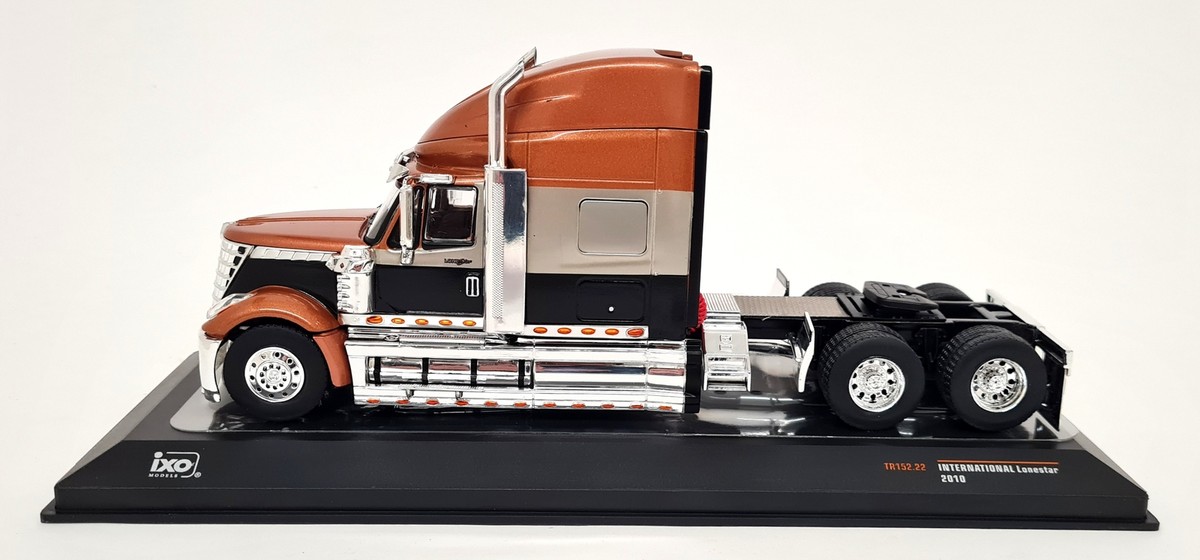 IXO 1/43 – International Lonestar 2010 – Noir/Marron/Gris