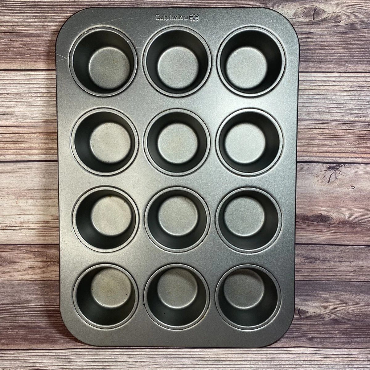 Calphalon Non-Stick Muffin Pan, 12 Cups, Sturdy Metal Baking Pan, Cupcakes