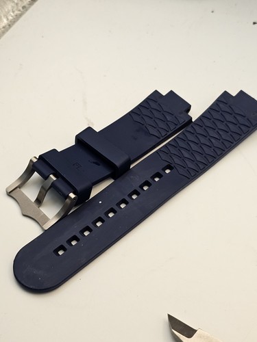 Genuine Tudor Pelagos 22mm Blue Rubber Strap - Picture 15 of 15