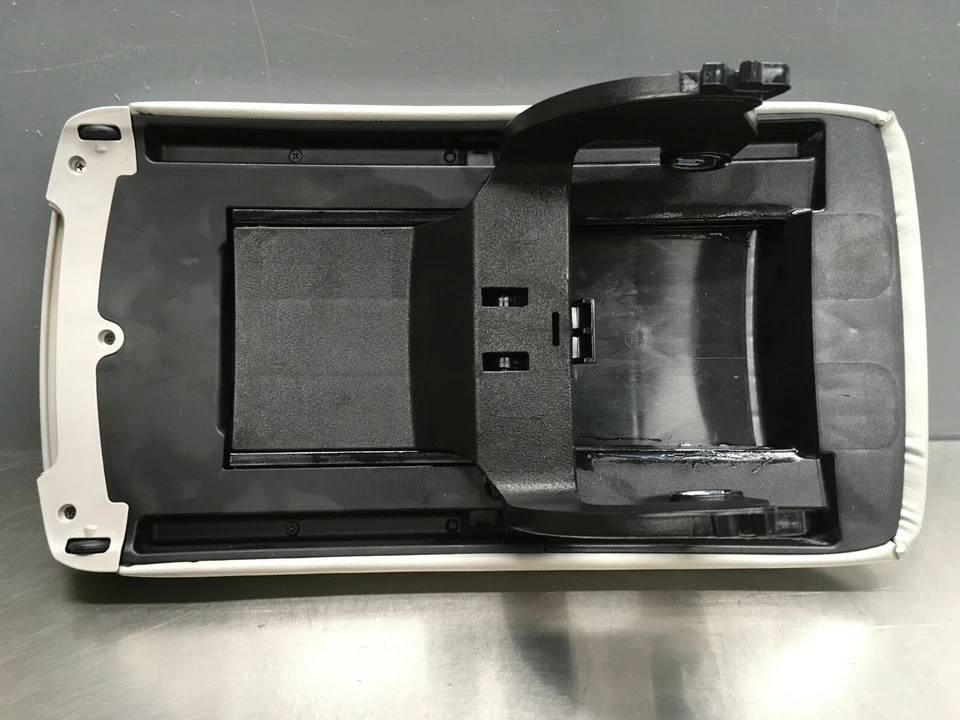 REPOSABRAZOS CENTRAL OEM TOYOTA VENZA 58920-0T010-B1 GRIS Foto 2 de 2