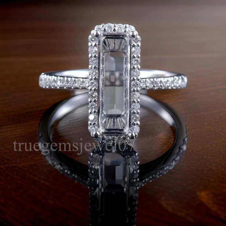 Anillo de compromiso semi montaje corte esmeralda 12x5 mm plata de ley 925 en blanco Foto 2 de 4