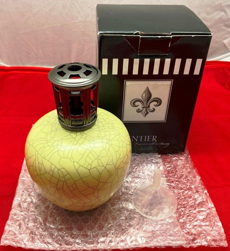 New in Box Scentier Celery Crackle #410 Large Fragrance Oil Diffuser Lamp - Picture 1 of 12