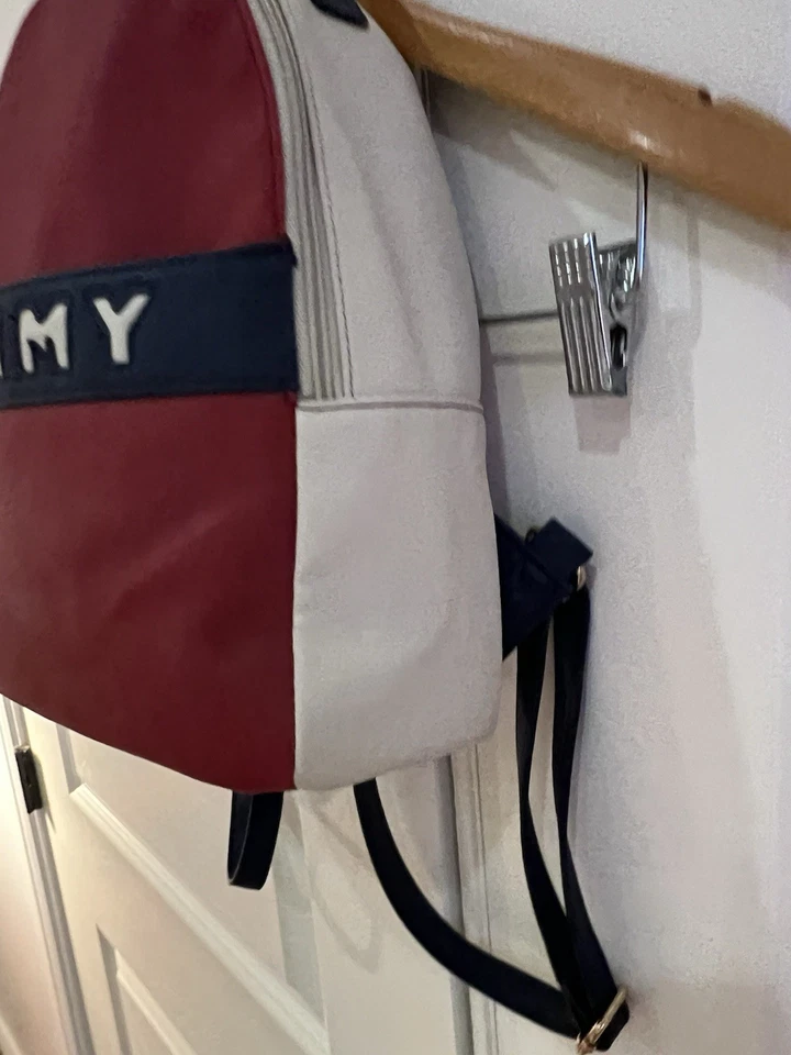 Mini Mochila TOMMY HILFIGER Roja Crema Azul Spellout Foto 3 de 4