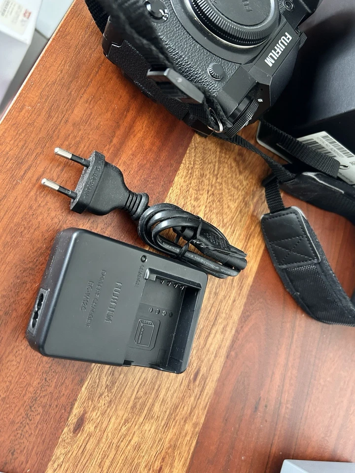 Fujifilm Xh1 Camera - Image 2 of 3