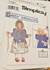 VINTAGE - 1997 -7787 -  SIMPLICITY - DISNEY KINGDOM - CHILD'S DRESS - 17" DOLL