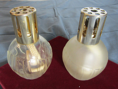 Vtg LAMPES BERGER Oil Lamp Set 1-CLEAR & 1-FROSTED GLASS Tassel Design PARIS, 5''