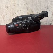Vintage Canon ES200 8mm Video Camcorder - 15x Zoom Lens. No Charger