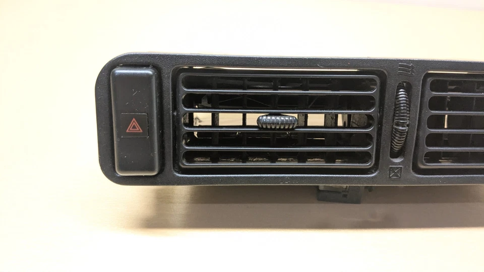 Interruptor de peligro de ventilación del tablero central 91-99 Mitsubishi 3000gt Dodge Stealth (OEM) #J23 Foto 3 de 4