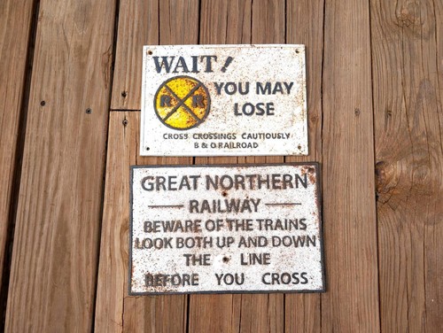 2 CAST IRON RAILROAD CROSSING SIGNS! GREAT NORTHERN BEWARE & B & O WAIT! TRAIN