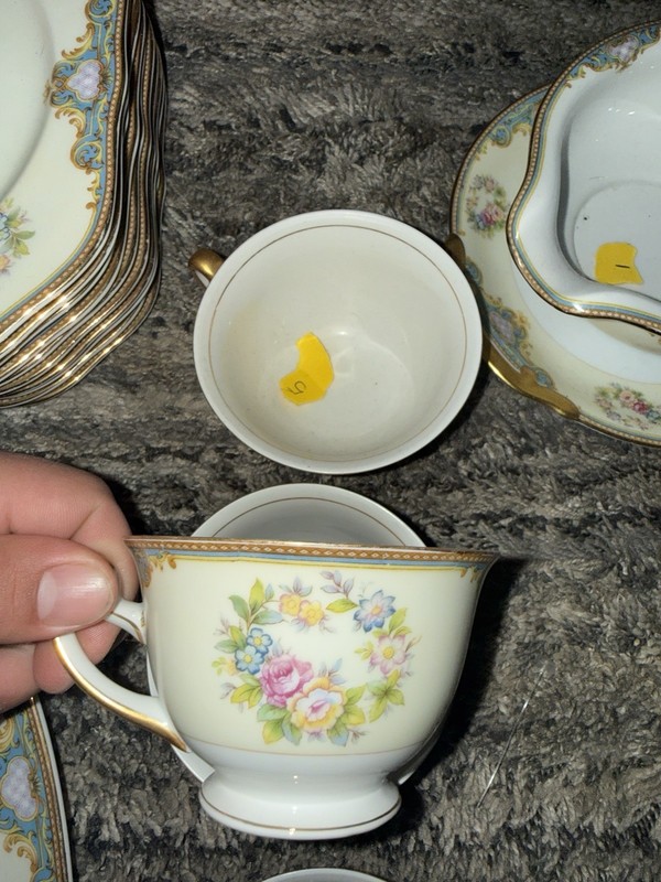 Vintage Floral  Porcelain/China Dinnerware Lot - Meito China made in Japan