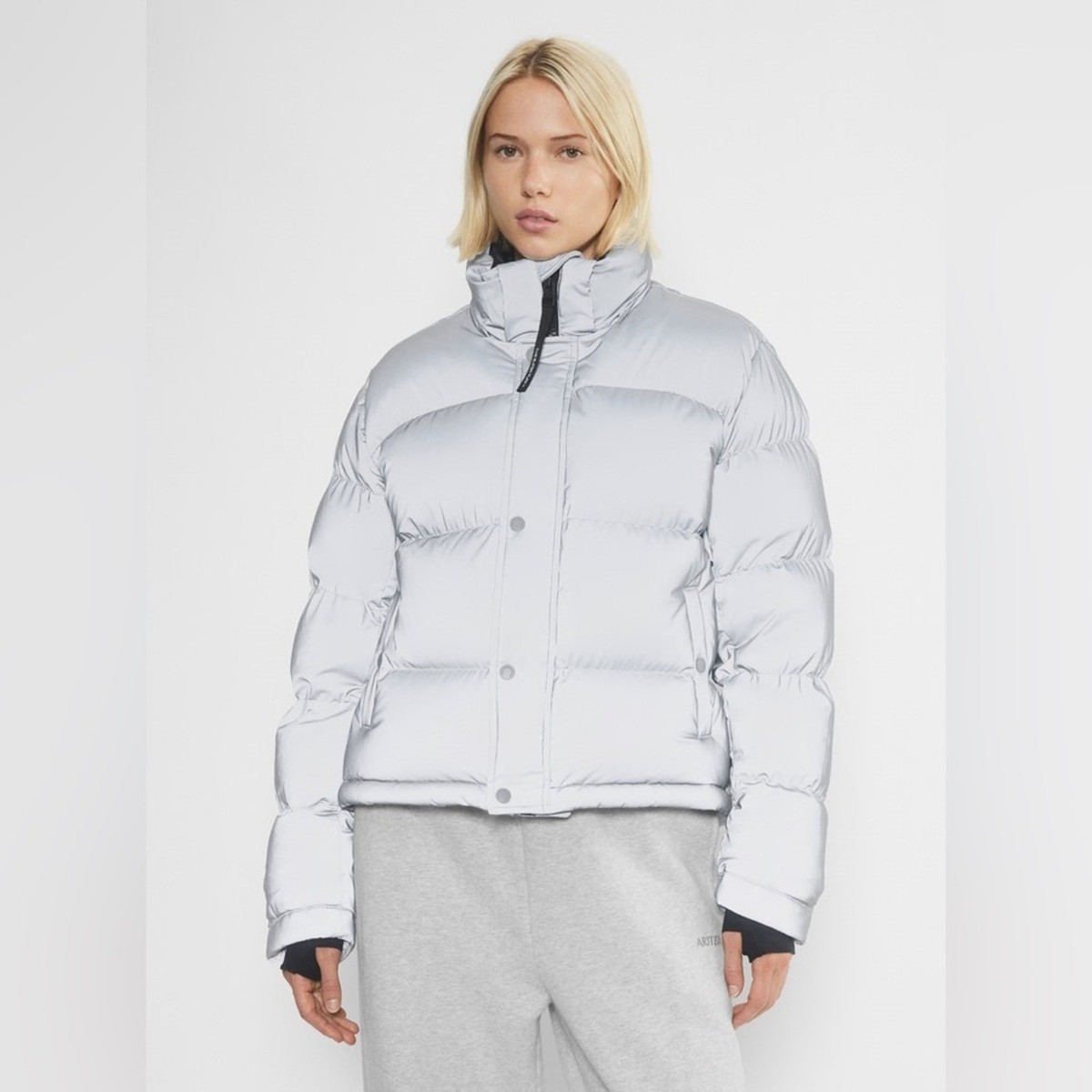 ARITZIA The Super Puff Shorty Puffer Jacket Hi-Vis XXS Reflective