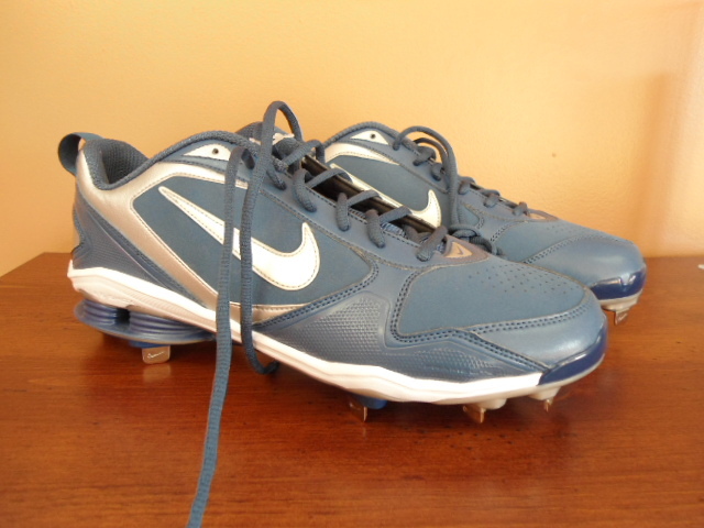 navy blue nike softball cleats