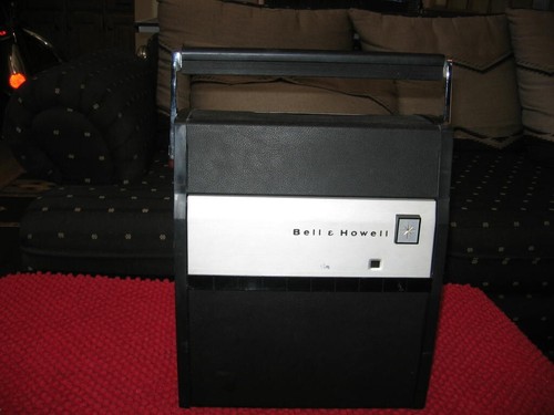 BELL & HOWELL EXPLORER 754 SLIDE PROJECTOR WITH REMOTE and Tray - Picture 9 of 13