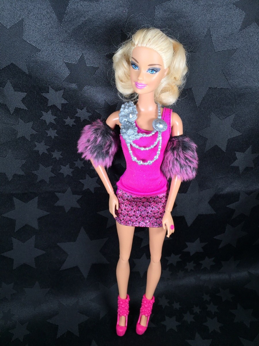 トップス Barbie Amazon.com: Barbie Fashionistas Doll #206 with Crimped Hair