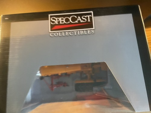 SpecCast 1/16 Minneapolis Moline"U"Gas Narrow Front Tractor w/2 row cultivator - Picture 8 of 13
