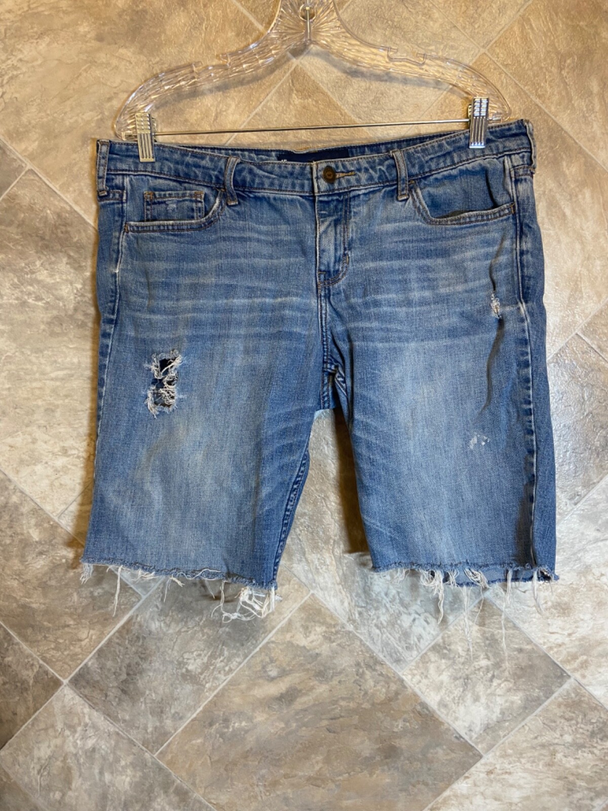 Hollister Men's Shorts Sz w32 Blue Denim Low Rise Distressed Frayed Hem