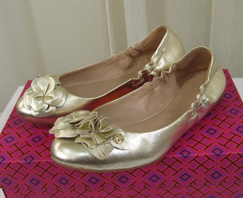 NIB TORY BURCH Blossom Floral Spark Gold Leather/Logo Ballet Flat Shoes Size 6.5 - Picture 7 of 12