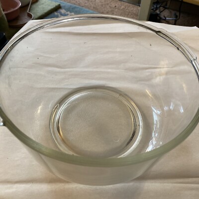 Large 9  3qt Pyrex Glass Mixing Bowl Vintage Nice