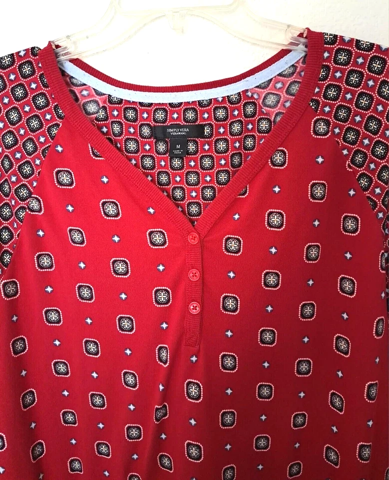 CAMISÓN MUJER TALLA MEDIANA MANGA LARGA CUELLO EN V PUNTO CAMISETA ROJA VERA WANG Foto 2 de 4