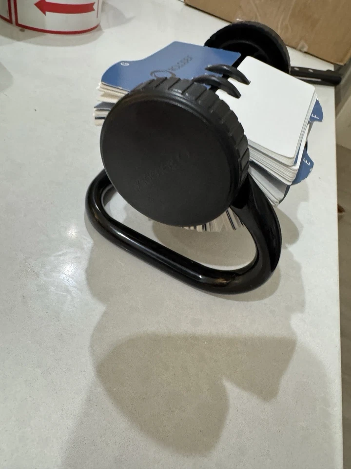 Archivo de tarjeta rotativa abierta Rolodex tiene capacidad para 250 1 3/4 x 3 1/4 tarjetas negras 66700 Foto 4 de 4