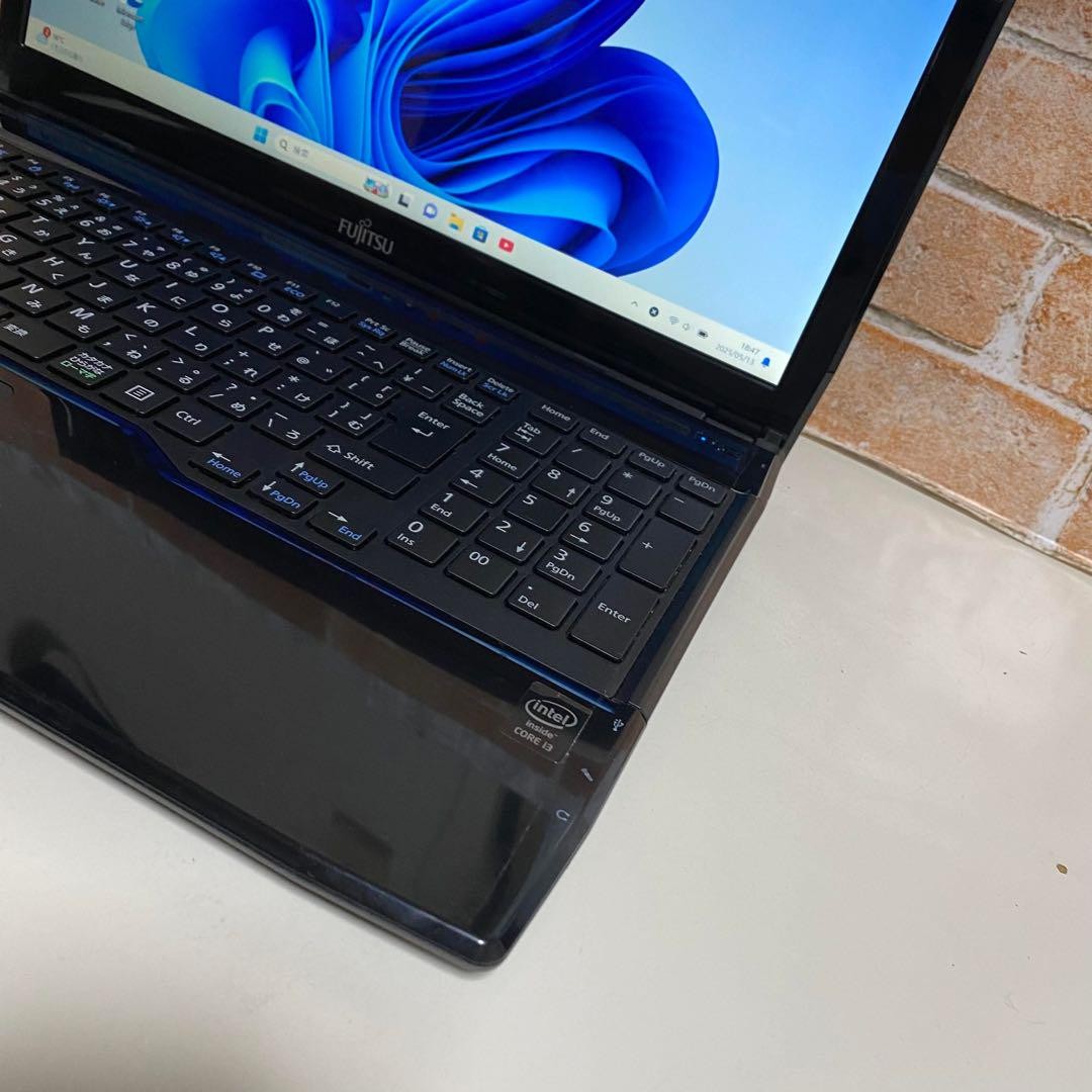 Fujitsu ■WIndows11 Corei7 SSD Blu-ray■ Fujitsu Laptop Ssd Blu-Ray Drive Office 2024 High