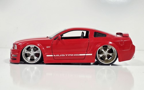 Ford Mustang GT 2010 Bigtime Muscle Series Jada Toys 1/24 auto pressofusa rossa *LEGGI* - Foto 4 di 18