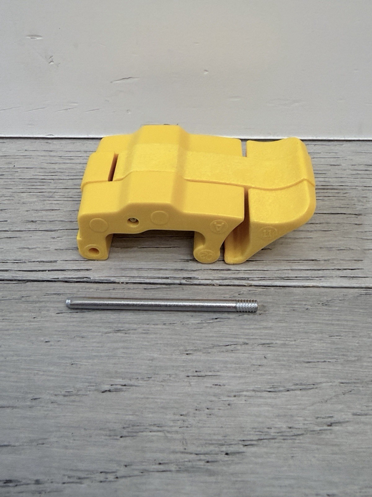 Replacement Trimble R8 R10 Pelican Case Latch Hinge Yellow Old Style Brand New