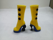 Monster High Skullector Coraline Doll- Shoes Yellow Spiderweb Rain Boot G1