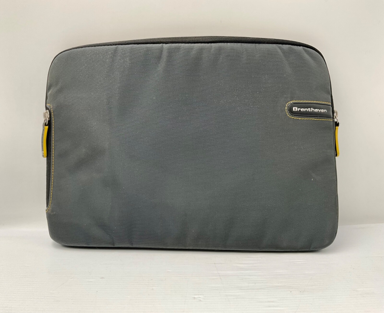 Brenthaven Padded Laptop Tablet Zipper Case - 15&rdquo; Black/Grey