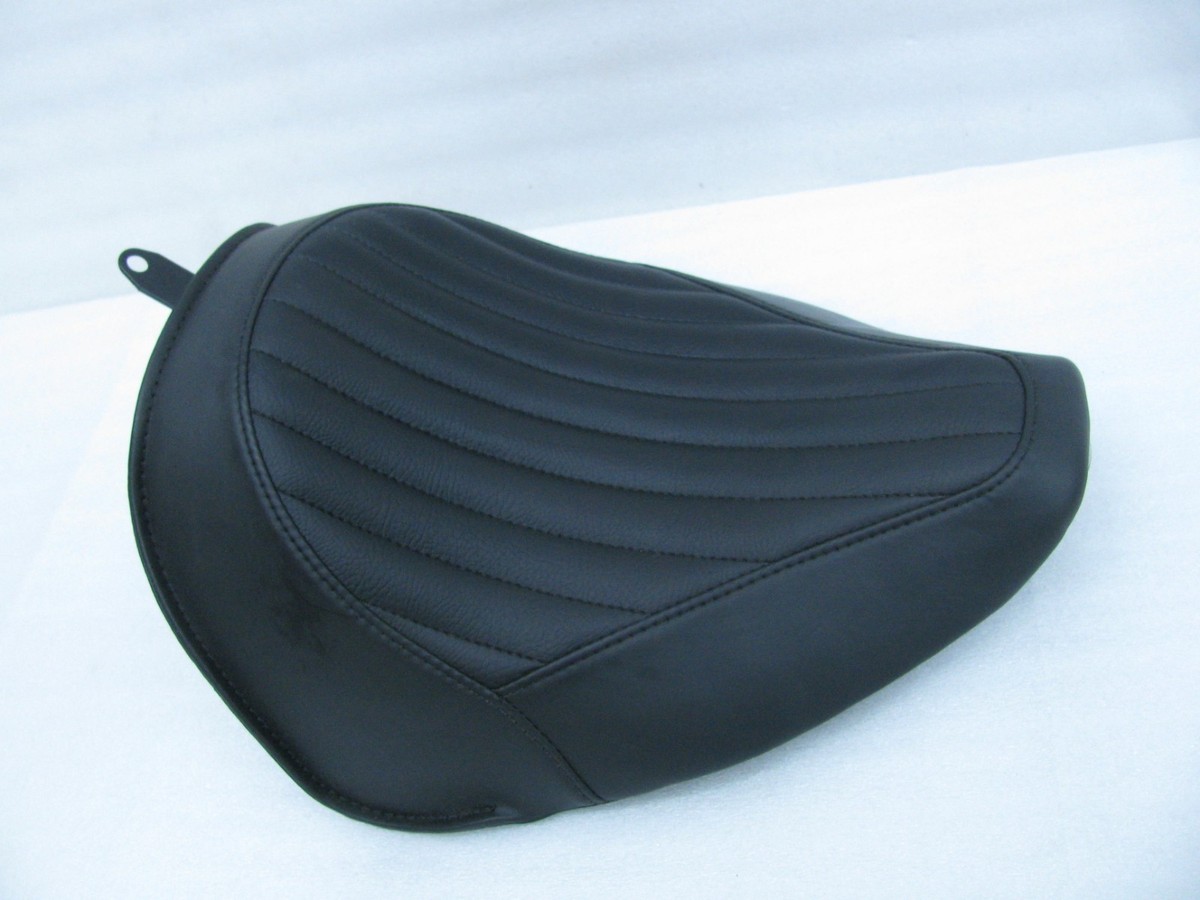 ハーレー　ソフテイル　スリム　シート　52000031 Harley Davidson Solo Seat Softail Slim FLS Blackline FXS 52000031