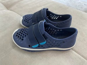 plae water shoes