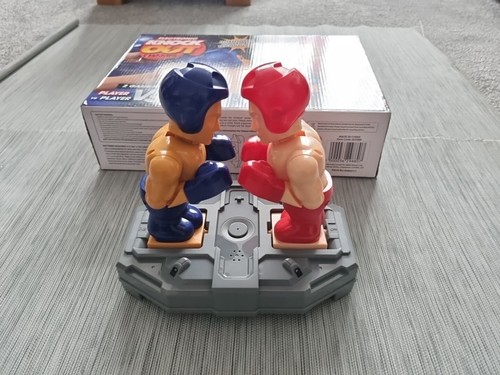 Electronic Knock Out Champs Boxing Game Toy Mimics Punch Movements Infrared VGC - Picture 6 of 14