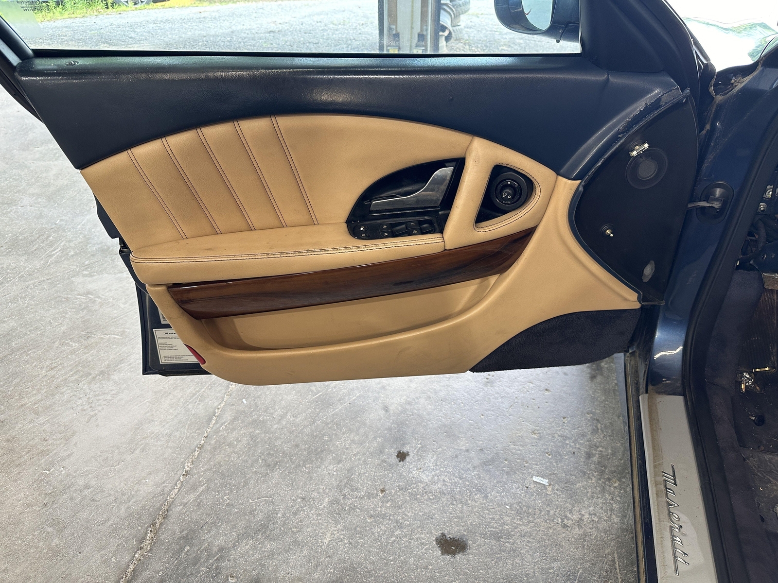 06 MASERATI QUATTROPORT DRIVER LEFT FRONT DOOR SHELL SEBRING BLUE 203852
