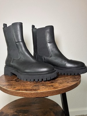 Gianni Bini Marvin leather lug sole boots Size 7