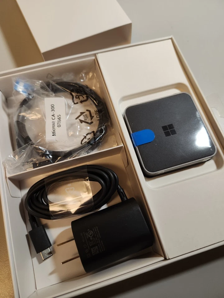 Microsoft Display Dock HD-500 for Lumia 950 950XL - New Open Box - Image 3 of 4