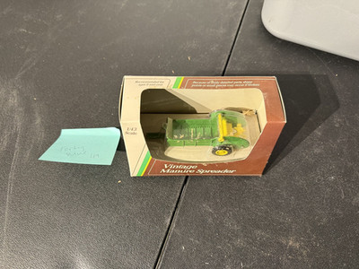 Manure Spreader Green ERTL 1/43 Scale ~ Vintage #5654 ~ In Original BOX ~  NEW!