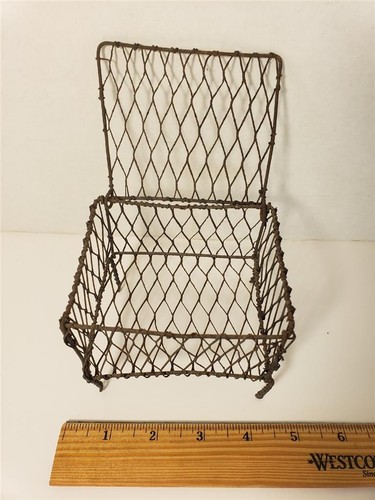 Antique 4" Wire Mesh Storage Box Rustic Primitive Handcrafted Basket Hinged - Picture 4 of 4