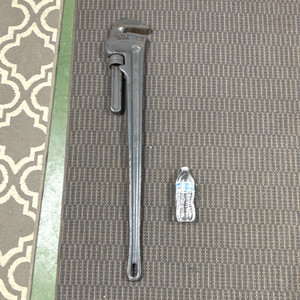 RIDGID 48 in Straight Pipe Wrench Steel Adjustable Serrated Jaw 6 in Capacity