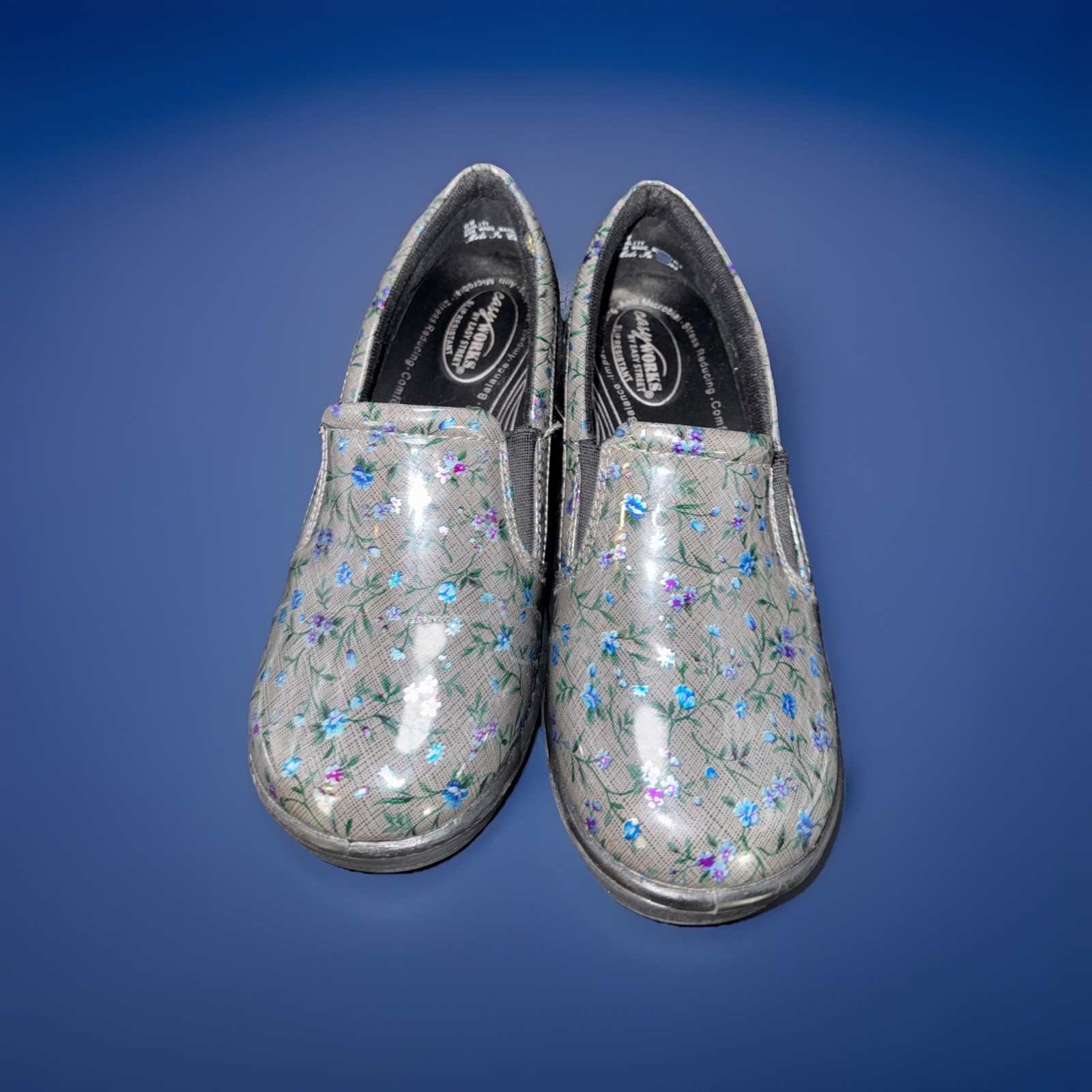 Easy Works by Easy Street Women's Leeza Clogs Grey Blue Floral Pattern Size 8 W