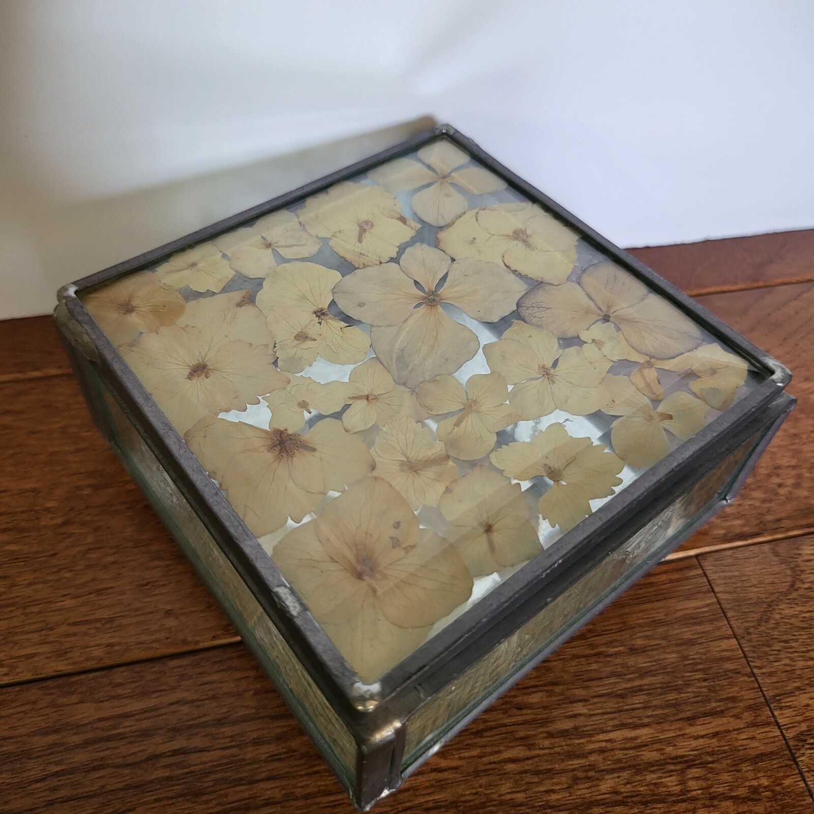 Vintage Leaded Glass Trinket Jewelry Box Pressed Flowers Chain Hinged