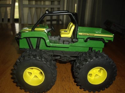 EUC John Deere Monster Treads Gator Toy Sounds Shakes 9