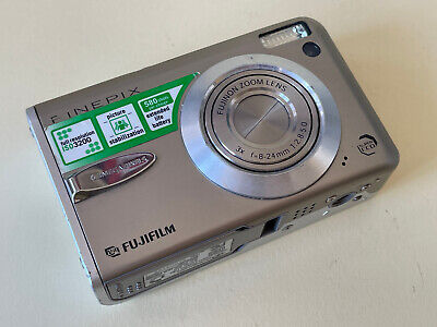 Fuji FinePix F30 6.3MP Super CCD Digital Camera -for parts Fuji FinePix F30 6.3MP Super CCD Digital Camera -for parts