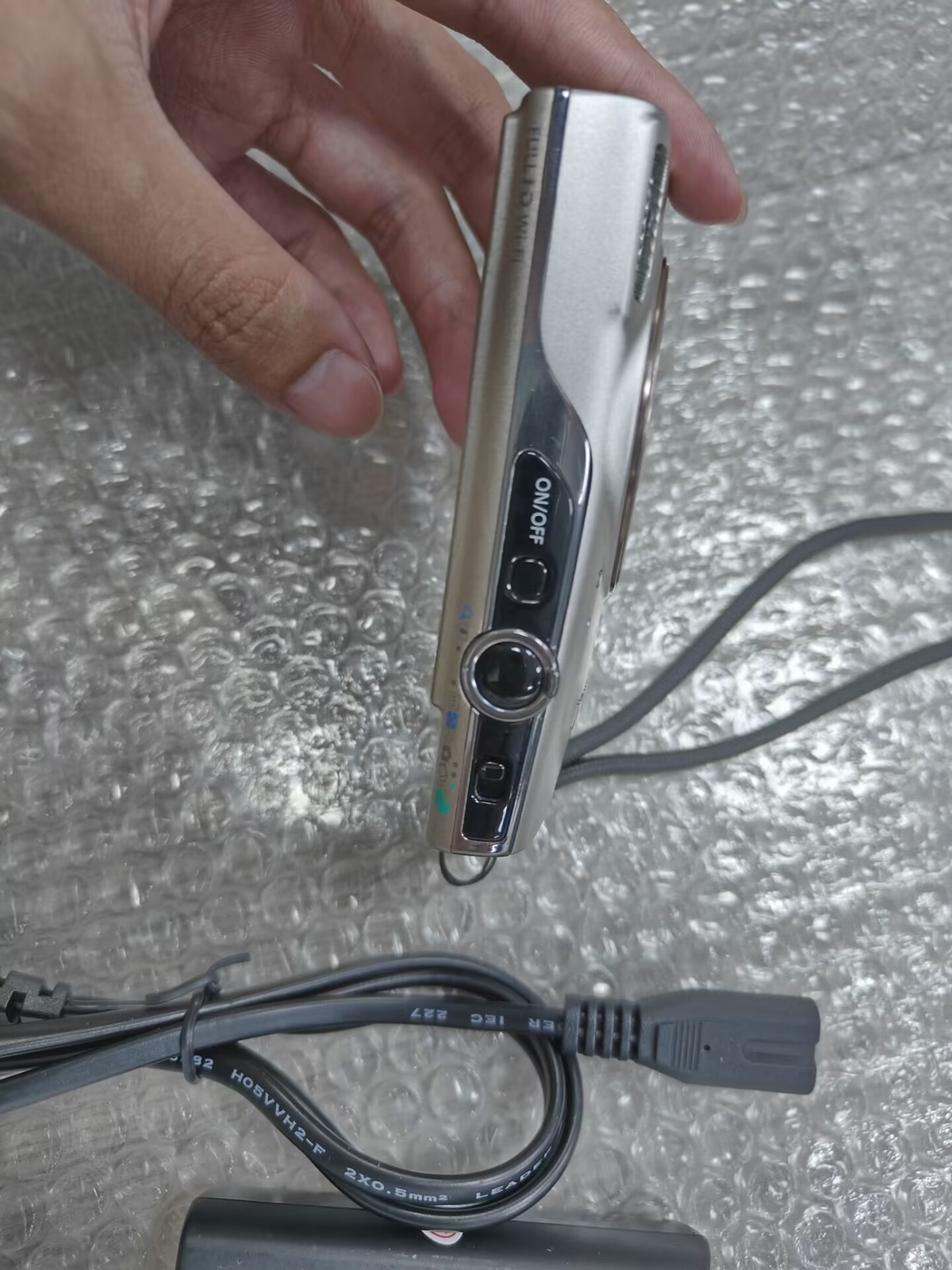 Canon PowerShot ELPH 360 HS WiFi 12x Optical Zoom 20.2 MP Digital