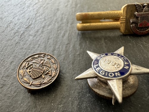 VINTAGE COLLECTION OF VFW AMERICAN LEGION MILITARY PINS G345 - Picture 4 of 14