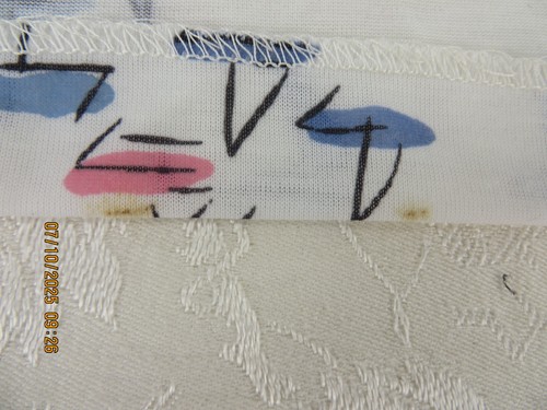 T-shirt maglietta Queen Casuals taglia S nuova con etichette poliestere/cotone bianco blu barche a vela USA - Foto 18 di 24